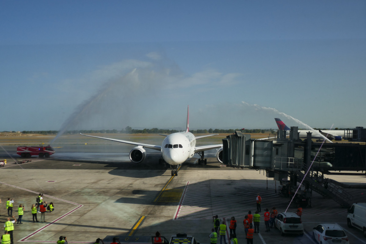 Watercannon salut Qantas flight