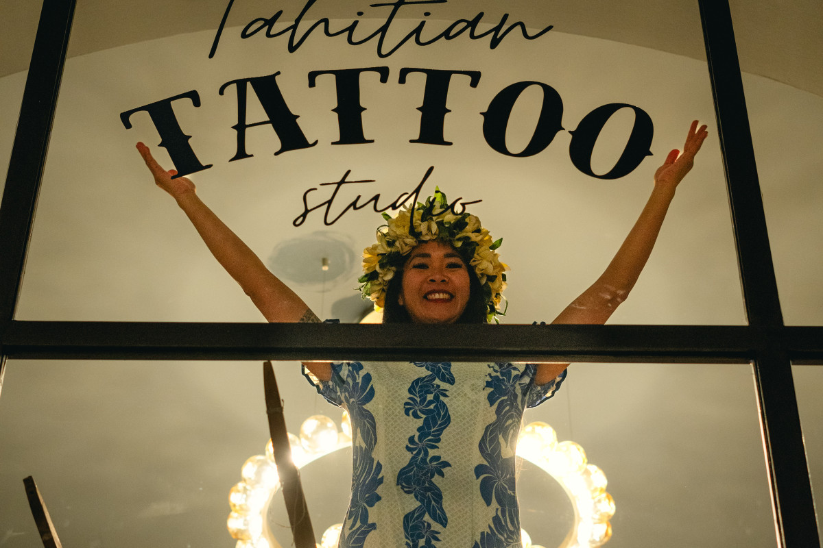 Incontra Le Isole di Tahiti - location branding @_beckstudio